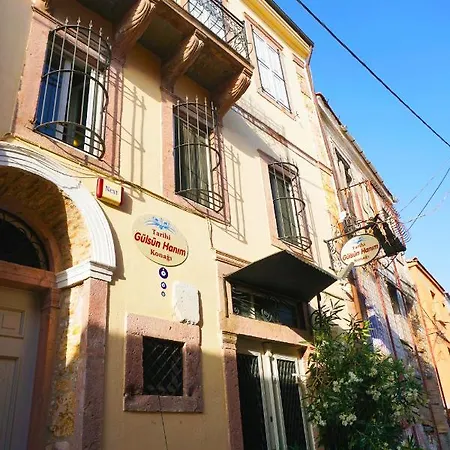 Tarihi Gülsün Hanım Konağı Ayvalı