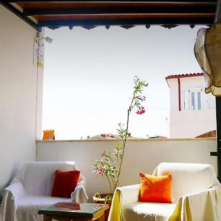 Tarihi Gülsün Hanım Konağı Ayvalı